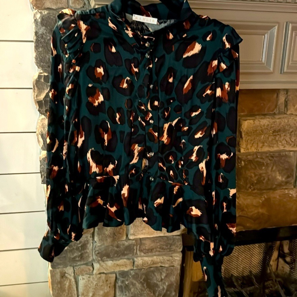 Karlie silky blouse, Large - Picture 6 of 11